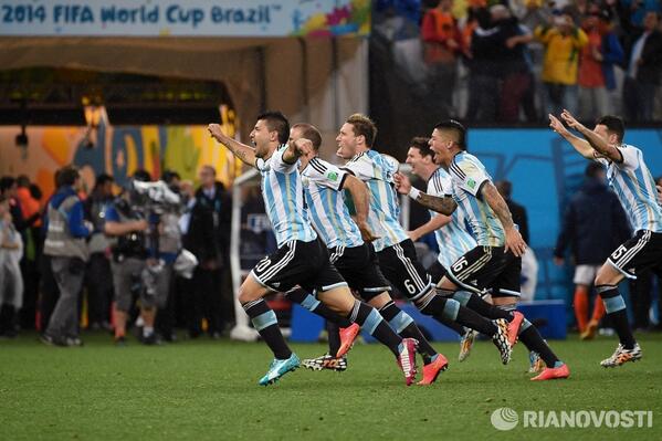 rsportru's tweet photo. RT, если вы сегодня за #ARG Аргентину!
Трансляция матча: http://t.co/xT9ZJcgSit #GERvsARG http://t.co/nltXwlUxLN