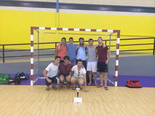carlosmoli10's tweet photo. ¡Grandeeeeees chicooooooooos! #Equipazo #FincaLaCuesta http://t.co/ZXriBXhtid