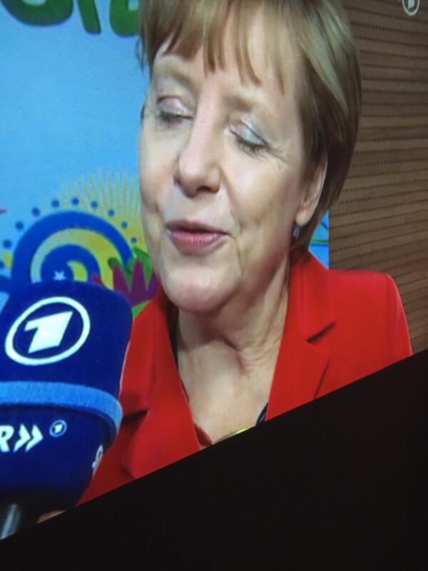 schlandkette's tweet photo. ICH BIN WIEDER DAAAAA! http://t.co/5db3Y0Lsr1