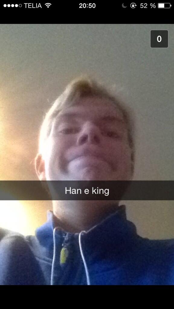 matildaljs's tweet photo. Min snap har hängt sig och det enda jag kan se är denna bilden. Härligt @S_johansson95 http://t.co/JGx3nKXq9o
