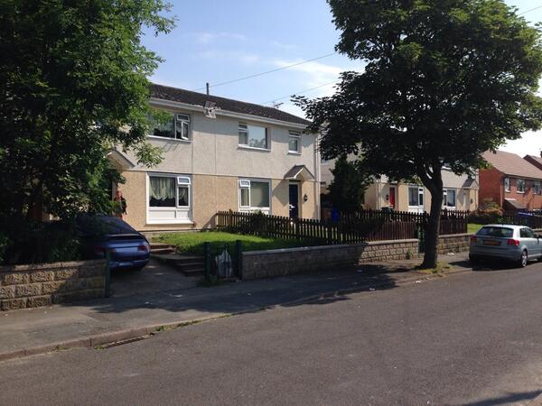 JCoens's tweet photo. Nearly completed this fast paced EWI scheme in Stoke.Houses look so much better &amp; will make them much more efficient! http://t.co/x4ovBILnBt