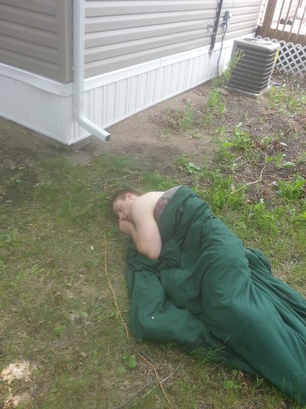 greenmint69's tweet photo. @big_sex "what world cup?? Fuck it imma jus sleep" @kl00zz http://t.co/7eFloaTdoe