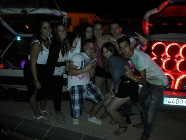 Beaatriiz92's tweet photo. Velada de tharsis #14 @MariaLalouch , @LigiaSA92  , @juandimaria17 , @tania_obama , #Ana , #JuanFran ! http://t.co/KVyU9juQBg