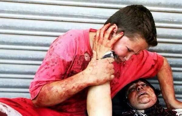 yolilms's tweet photo. Mientras vemos #WorldCupFinal  Israel esta matando a familias Enteras en palestina.No es una Guerra es una masacre. http://t.co/9HZGRnWA4a