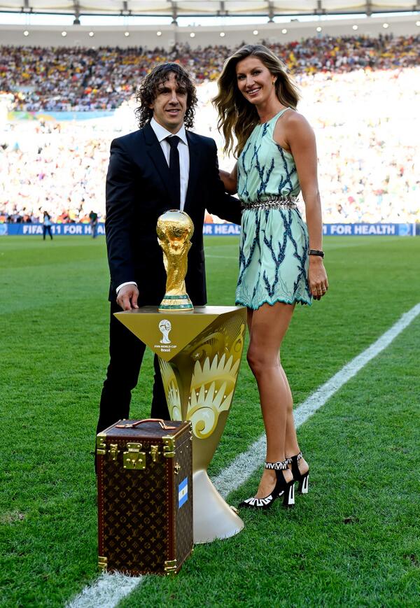 Louis Vuitton on X: .@GiseleOfficial awaits to present the FIFA #WorldCup  trophy housed in the specially designed #LouisVuitton case.   / X