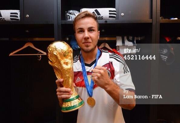 WMWohnzimmer's tweet image. Heereeeeeeeeeeero!
#einerfürimmereereeeeeeeer #VierSterne