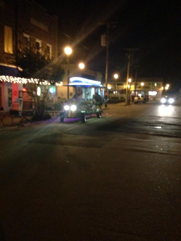 hinton_drew's tweet photo. Trolly pub in Beaufort now wtf... @WNFIV http://t.co/iPCH5bmWEp