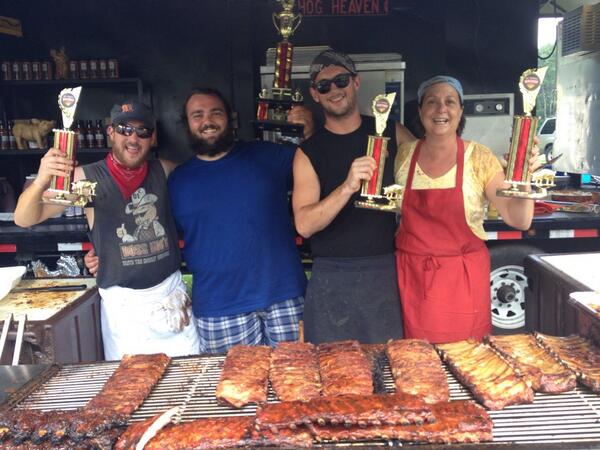 myFM_News941's tweet photo. The winners have been announced @StThomasRibFest! Best ribs went to Gator BBQ! It's on until 7pm at Pinafore Park! http://t.co/B7WMp8fLs8