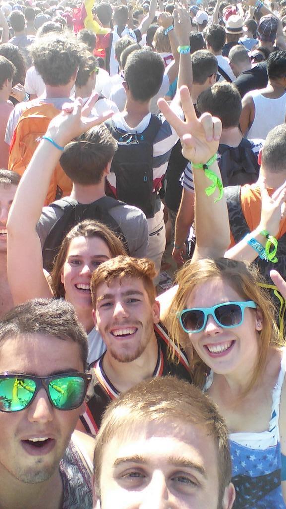 AlbertoTuky's tweet photo. Gran festivalazo @carlos_skipy @saaris_ @DaniZGZ14 hay que repetir grandes!!!!! http://t.co/XmUa95c9AT