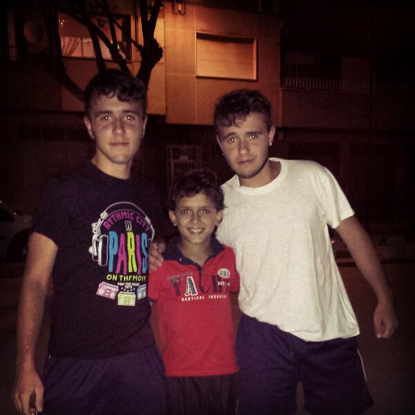 DieguitoTorresH's tweet photo. Una fotaca con el maquina de @RaulElBalilla ,eres un jefe :) http://t.co/JIxIaE03b1