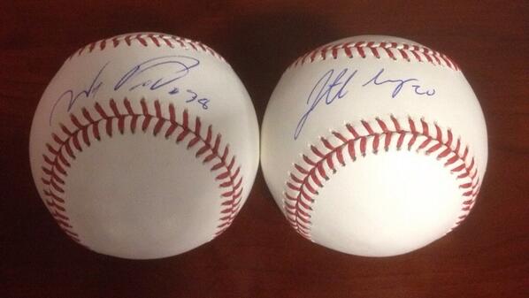 Brewers's tweet photo. Retweet by 11:59pm CT for a chance to win these baseballs signed by Peralta &amp; @JLucroy20! #Whiff http://t.co/xrth1ImcG7