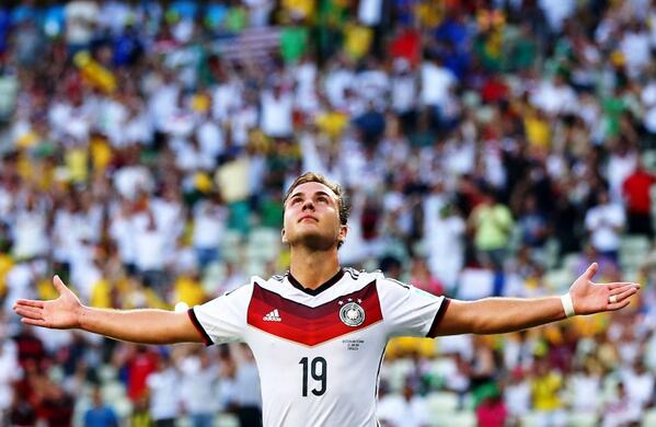 FCBayern's tweet photo. Was für ein überragendes Tor von @MarioGoetze! #GERARG 1-0 http://t.co/vHqKxsvXXS
