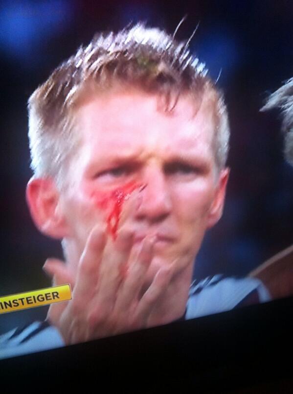 darkiemann's tweet photo. #WorldCupFinal #WorldCup2014 get on that my son #Mascherano having fun with #Schweinsteiger bit to dominant #motd http://t.co/SekP4gRGMf