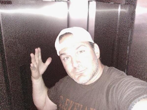 ProbsPulp's tweet photo. But first, let me take a selfie #GeneratorsRLyfe #PulpIsSaved #ChrisIsAHero #PulpProbs http://t.co/XKEihL5fsX