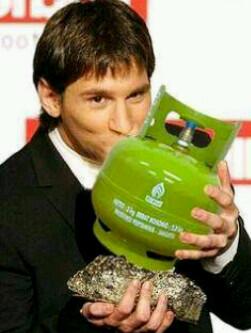 naImxIntInk's tweet photo. Kodong messi, ahaha http://t.co/rX9sq2xncY