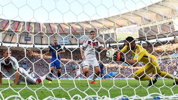 FIFAWorldCup's tweet photo. RESULT IN THE FINAL: #GER 1-0 #ARG #GERARG #WorldCup FINAL #joinin - http://t.co/5KagscEGv1 http://t.co/uSg8Efbxhw