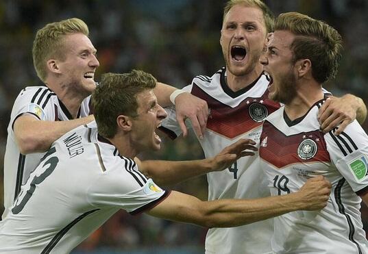 Bolanet's tweet photo. #PiDun2014 the FINAL - FT (ET) : #GER (Gotze 113) 1-0 #ARG | serangan 64-30 | atmps 10-10 |ot 7-2 |CK 5-3 |poss 60-40 http://t.co/8RxoUTZNvt