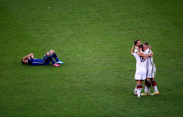 CNEWS_Sport's tweet photo. Toute l'émotion de cette finale de #CM2014 est ici http://t.co/3dpP81lyys