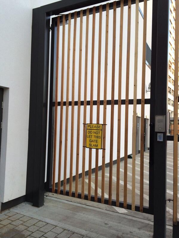 Gatecontrolgear's tweet photo. There is no need 4 signs like this !! http://t.co/Hods4uNmld