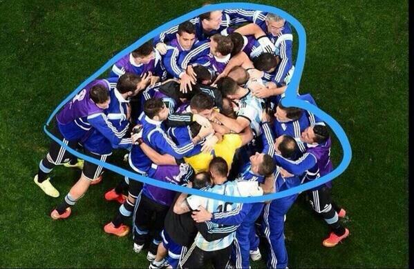 lolipoli2's tweet photo. Mas qe nunca ARGENTINA . 
HEROES X SIEMPRE . http://t.co/v19MtWAYW4