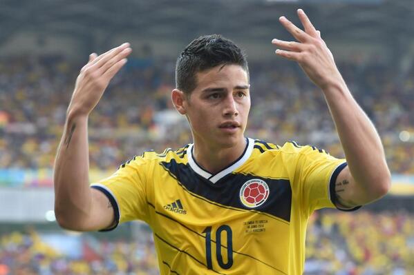 RevistaSemana's tweet photo. Es oficial: La Bota de Oro adidas es para @jamesdrodriguez de #COL --> http://t.co/ADGBrtqzll (vía @fifaworldcup_es) http://t.co/0ujF0IJOrH