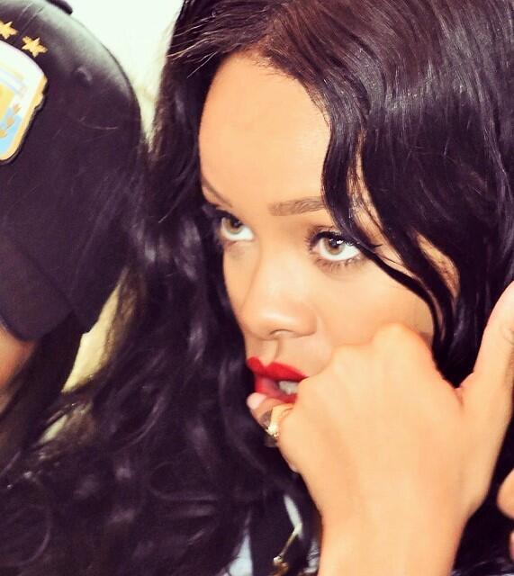 NavyDiko's tweet photo. @ReblRihanna @RihannaReplay http://t.co/XgLQiQ2LLe