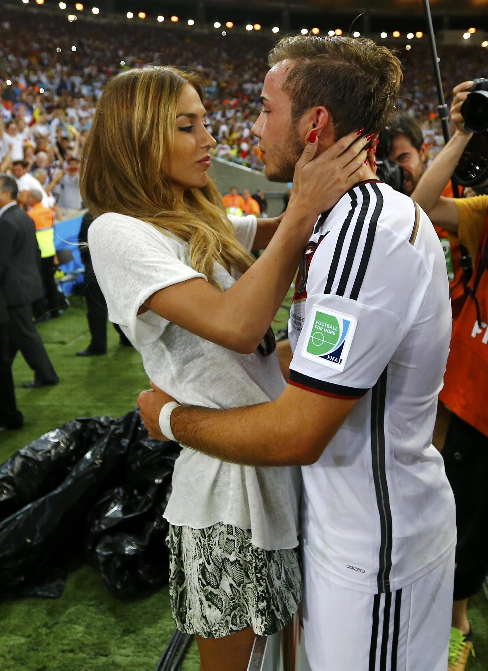 HT Sports on X: #GER's Goetze hugs his girlfriend Ann-Kathrin