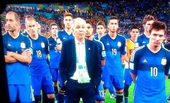 Bloodysaint007's tweet photo. Wen part of ya friends aint allowed into the party...lool..lmao http://t.co/EcqNS5XU3D