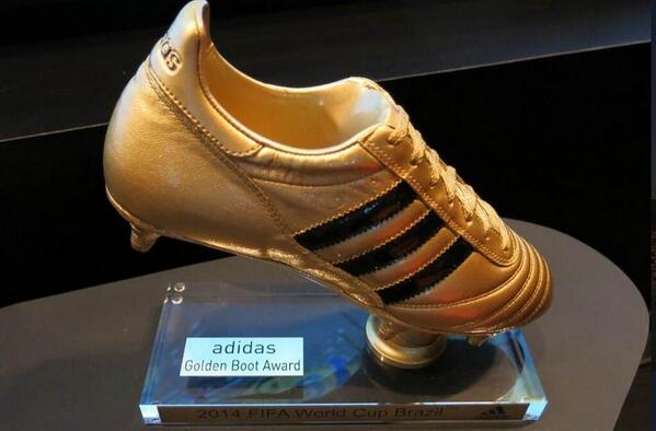 on Twitter: "La Bota de Oro, el trofeo de máximo goleador del Mundial que ganado @jamesdrodriguez http://t.co/MGeIFSAAi5" / Twitter