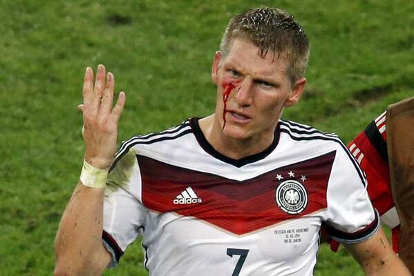 ITAALIANO's tweet photo. Love U!! @BSchweinsteiger Danke!! http://t.co/k7rKHdKMR6