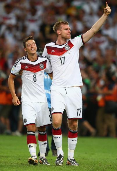 "<a href="/davidhickman14/">The Arsenal</a>: Mesut Ozil and Per Mertesacker #GER "