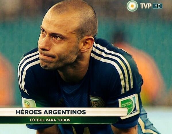Lautaropew's tweet photo. No llores papá, no pudiste ser campeón del mundo pero lo sos para los 40 millones de argentinos. http://t.co/9LUtD1eCEr