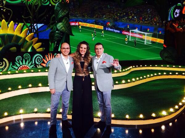 MarinaOrti's tweet photo. Gracias a @Yisus74 y @pacogonzaleztv por aguantarme y acompañarme todo este proceso! Toda mi admiración  y cariño! http://t.co/nDNwXMDI9n