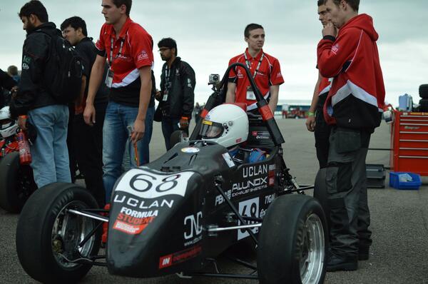 FormulaUCLan15's tweet photo. Catch up with our final day @FormulaStudent and check out our awards! #formulastudent 

http://t.co/fewiw6bGkc http://t.co/bqgyIFntMJ