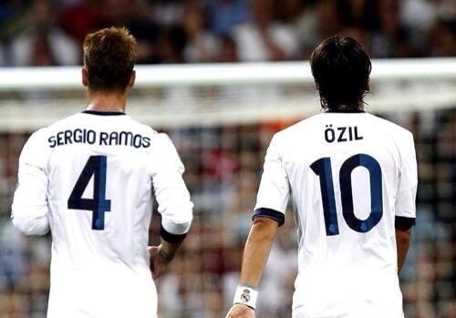 angevba's tweet photo. Por esos bromances que nunca se olvidan. #Serzil http://t.co/qSjBy73oXO