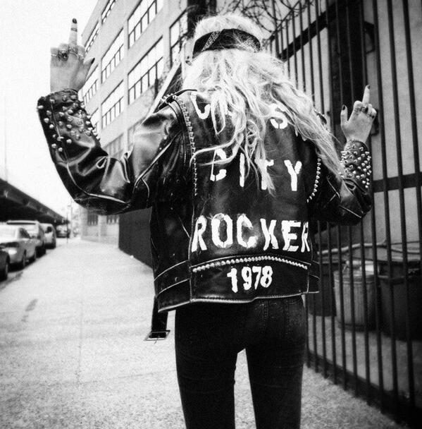 lock_lora's tweet image. A little Rock n Roll never hurt anybody