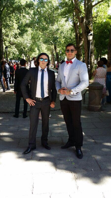 RoberInigo's tweet photo. Yo no se los años que llevo aguantando a este tío...y el a mi.....jejejeje. http://t.co/hS08l9JEWe