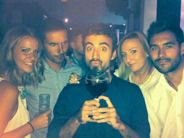 Maria_jose_corc's tweet photo. Un Gran fin de semana ,con los mejores ! @JulioMarijuan. @RickGentleman. @barruecas . SUS QUIERO MASSSS.. :-) http://t.co/LzewnYSdmn