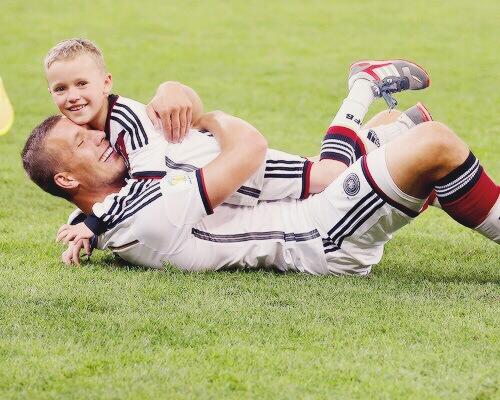Sandra Goldschmidt Lukas Podolski With His Son Http T Co Oefmocahcy