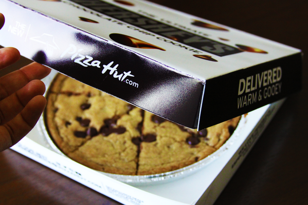 pizzahut's tweet photo. Tomorrow. #PizzaHutHersheys http://t.co/I4UipS7UTT