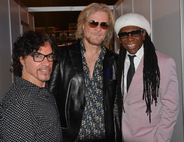 Daryl Hall's Hair (@darylhallshair) on Twitter photo So much amazing hair in one photo! RT <a href="/nilerodgers/">Nile Rodgers</a> Yes, I was rolling in a pink suit with Hall and Oates... So much amazing hair in one photo! RT <a href="/nilerodgers/">Nile Rodgers</a> Yes, I was rolling in a pink suit with Hall and Oates...
