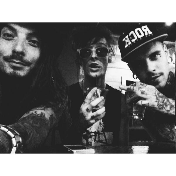 DaniTasters's tweet photo. Hangs 🇮🇹🇬🇧 http://t.co/sUegXrrnZw