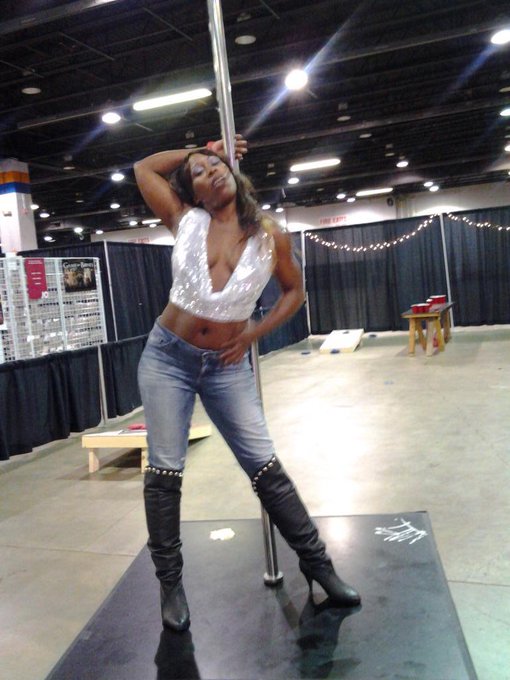 Pole position in sexy poses. http://t.co/YIcFQ3gf3O<a href="/tag/mirrorselfie"class="tags"><span>#mirrorselfie</span></a><a href="/tag/mirrormonday"class="tags"><span>#mirrormonday</span></a>