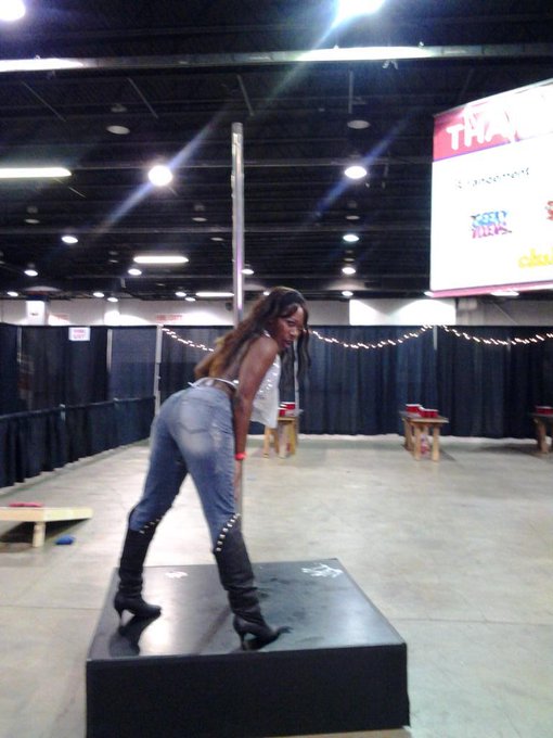 Pole position in sexy poses. http://t.co/YIcFQ3gf3O<a href="/tag/mirrorselfie"class="tags"><span>#mirrorselfie</span></a><a href="/tag/mirrormonday"class="tags"><span>#mirrormonday</span></a>