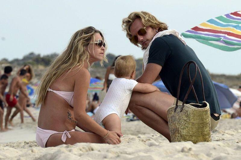 Football Paparazzi on Twitter: "New #Barcelona midfielder Ivan #Rakitic  &amp; wife Raquel Mauri enjoy family holiday with daughter in Ibiza.  http://t.co/6NzXAiR9DN" / Twitter