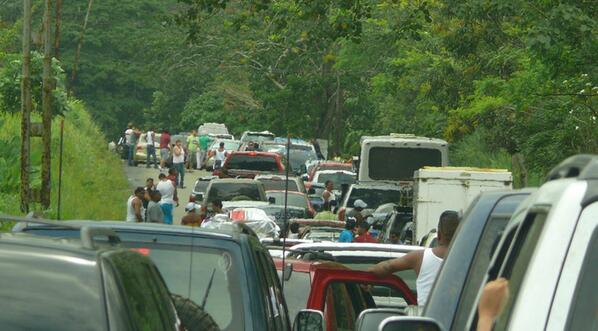 Protestaron en Barlovento por falla en el servicio eléctrico goo.gl/tThgGp