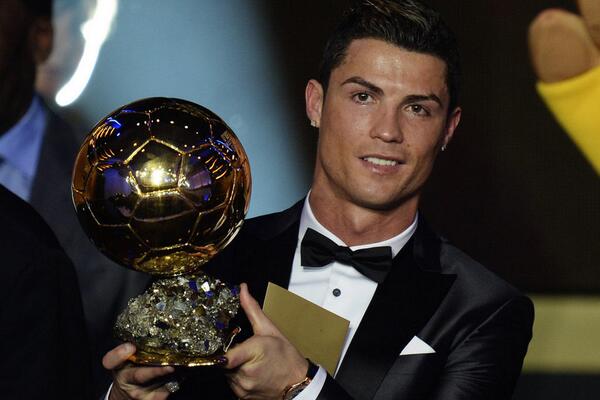 FiebreCule's tweet photo. Cuando hablan de regalo de la FIFA se refieren a este? Esto si que fue un regalo. http://t.co/LS5Mvy0AOn