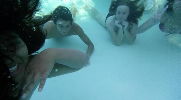 swagapang's tweet image. i reaaallllllyyyy like this phone (and these people) #galaxys5 #pooltest