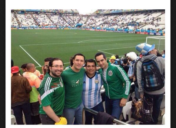 _Ags_Mx's tweet photo. @JLozanoA Hijo de gobernador de Ags viaja al Mundial de Brasil. #ImpuestosTrabajando http://t.co/BTpbIvLCP6 http://t.co/Hmw2z31cJa