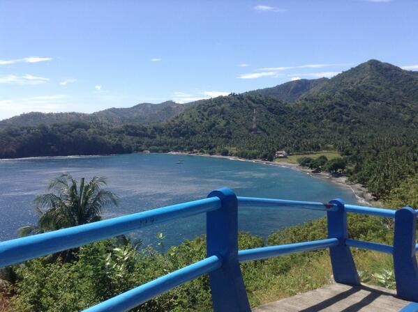 Yusrilihza_Mhd's tweet photo. Pantai Senggigi, Lombok http://t.co/DJFV00Ev5R